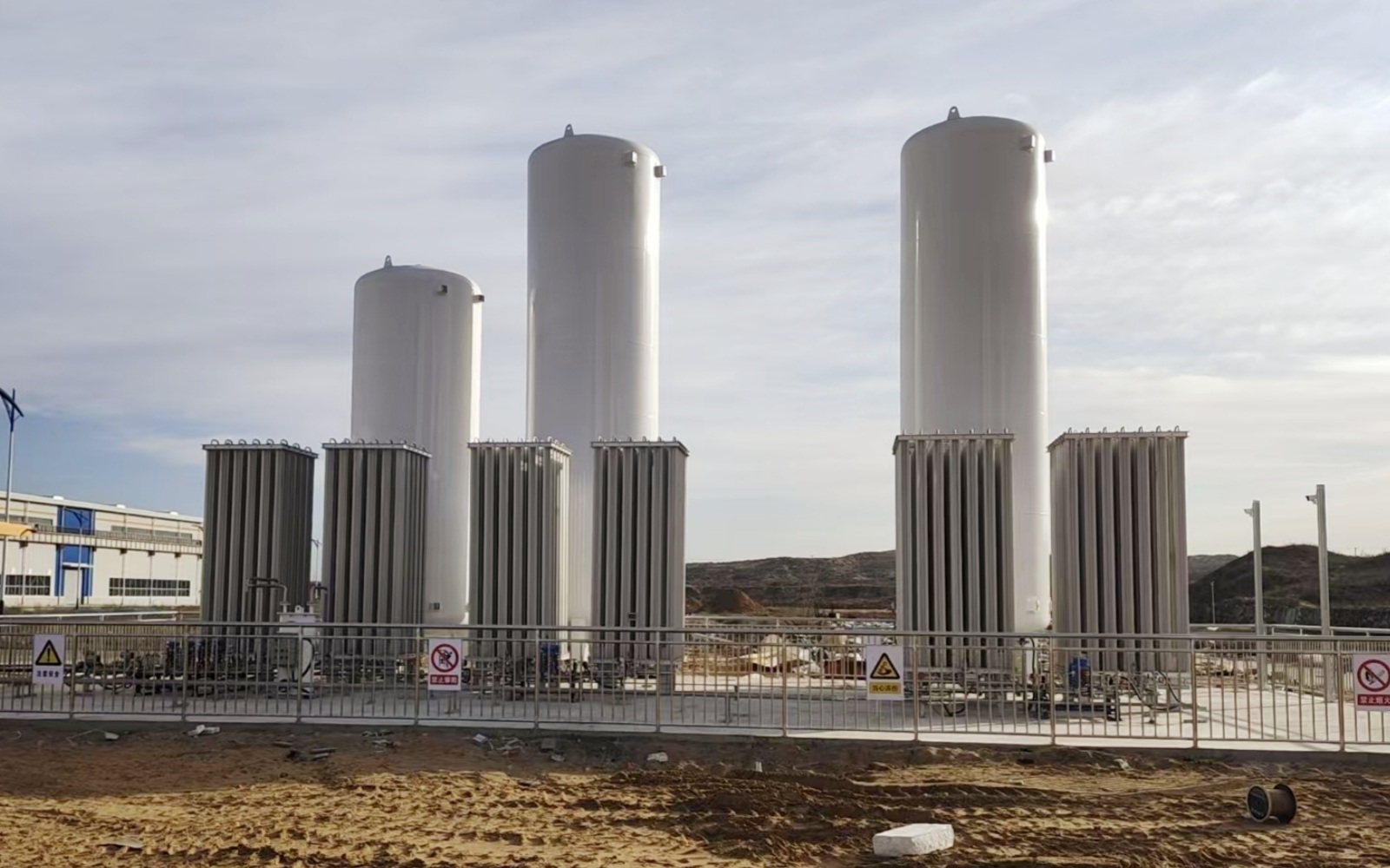 儲(chǔ)罐容器_壓力容器_低溫儲(chǔ)罐_菏澤花王壓力容器